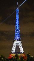 People mourn victims of Paris terror attacks