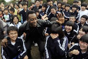 'King' Pele in disaster-hit Miyagi Pref.