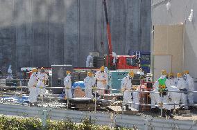 Fukushima complex opened to media for 1st time since March disast
