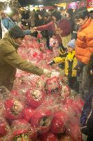 New Year's Dharma doll market opens in Takasaki