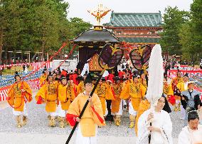 Annual "Festival of the Ages" procession held in Kyoto