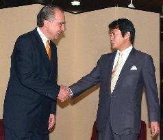 Japan, Mexico remain apart in last-ditch FTA talks