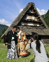 Couple visits World Heritage site on "photo wedding" tour in central Japan