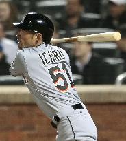 Marlins' Ichiro triples against Mets
