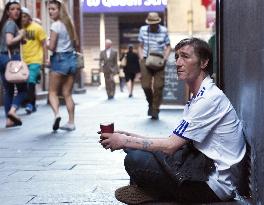 Scottish man begs on Glasgow street