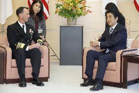 U.S. Navy top officer talks with Japanese Prime Minister Abe