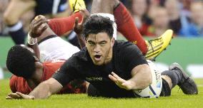 New Zealand beat France 62-13 in Rugby World Cup quarterfinals