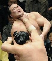 'Robocop' sumo wrestler comes under throat attack