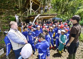 Naturalist Nicol encourages children to enjoy outdoors