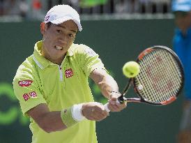 Japan's Nishikori moves to 3rd round at Miami Open tennis