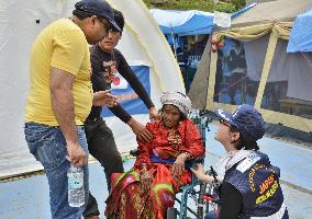 Woman visits Japanese medical team in Nepal