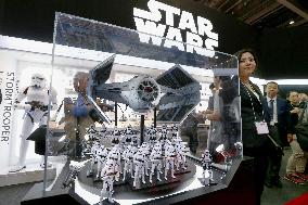 Star Wars action figures exhibited at Tokyo toy show