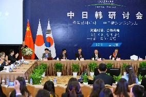 Symposium in Beijing mulls relations among Japan, China, S. Korea