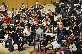Japan, S. Korean orchestras jointly perform 9th Symphony