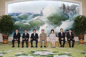 S. Korea's Roh, N. Korea's Kim begin summit talks in Pyongyang