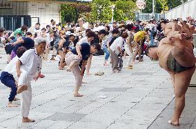 Sumo association holds morning calisthenics