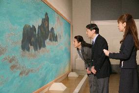 Crown prince, princess visit Japanese painting exhibition