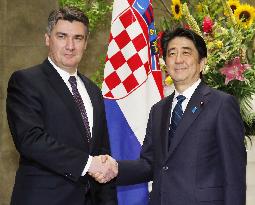 PM Abe meets with Croatian counterpart
