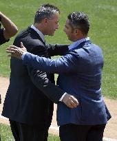 Yankees retire Pettitte's number