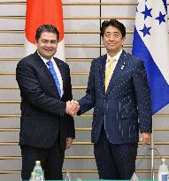 Honduras president in Japan