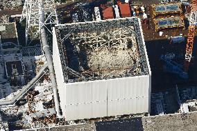 Roof panels of Fukushima Daiichi No. 1 reactor building removed
