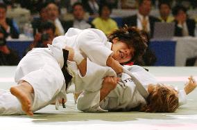 (1)Japan's Watanabe wins 70-kg title at Fukuoka Int'l judo meet