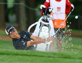 Matsuyama hits bunker shot in 1st round of Wells Fargo tournament