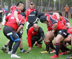 French scrum coach advises players of Japan national rugby team