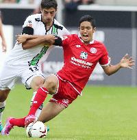 Japanese forward Muto of Mainz debuts in Bundesliga