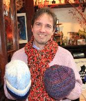 German knitter supports Tohoku people