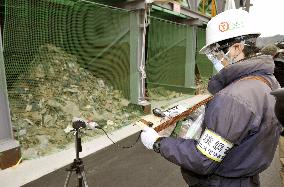 Miyagi ships quake debris to Tokyo