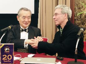 Founder of Ig Nobel Prizes meets Japanese inventor in Tokyo