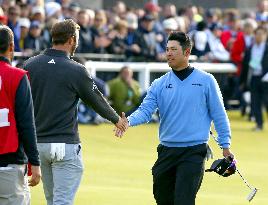 Matsuyama in contention at St. Andrews with Japanese record 66