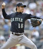 Mariners' Iwakuma sharp in win over Yankees