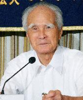 Ex-PM Murayama criticizes Abe for security bills
