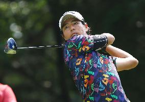 Ishikawa hits hole-in-one, shares lead in Virginia