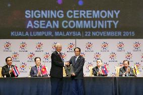 Southeast Asian leaders mark birth of ASEAN community