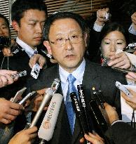Toyota chief briefs Hatoyama, vows to improve quality control
