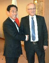 FM Kishida talks with Germany's floor leader Kauder