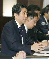 Japanese, Chinese premiers hold talks amid thawing ties