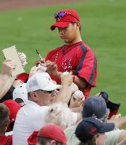 Matsuzaka tunes up ahead of exhibition game