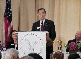 Japan's Yamanaka receives Lasker medical research award