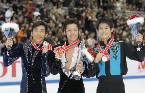 Takahashi wins as Japanese dominate NHK Trophy