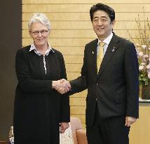 PM Abe meets with senior U.N. official