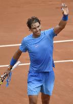 Nadal advances to French Open 3rd round