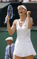Sharapova through to Wimbledon quarterfinals