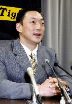 Kanemoto remains highest-paid Japanese player