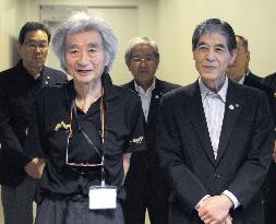 Maestro Ozawa visits city of Matsumoto