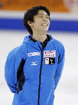 Hanyu gets ready for Skate Canada