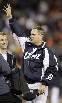 Tigers beat Cardinals to tie World Series 1-1